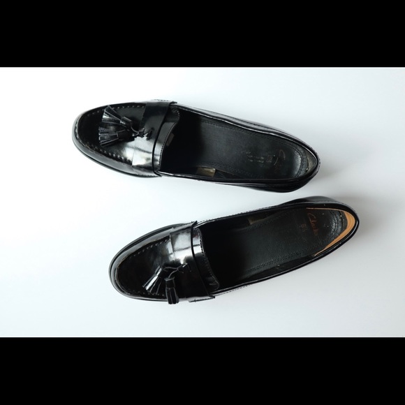 Women’s Clarks Loafer with tassel - Picture 4 of 4